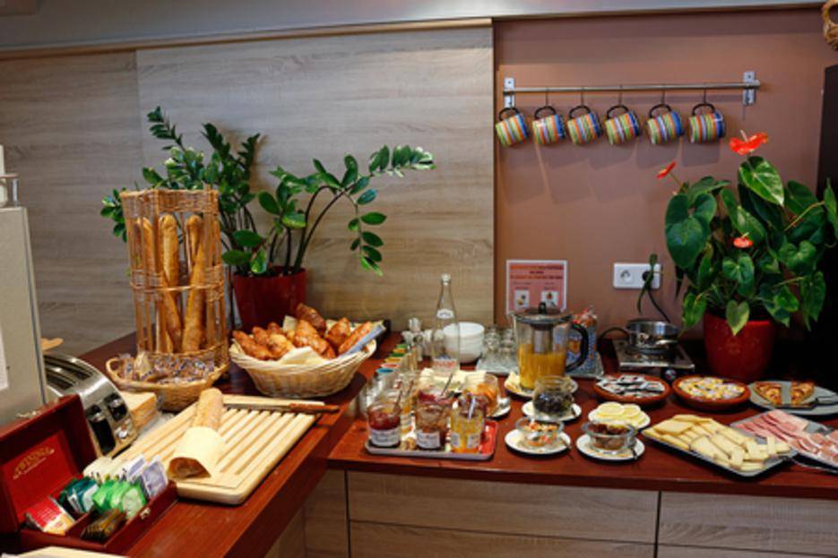 Buffet Petit d�jeuner h�tel Aliz�